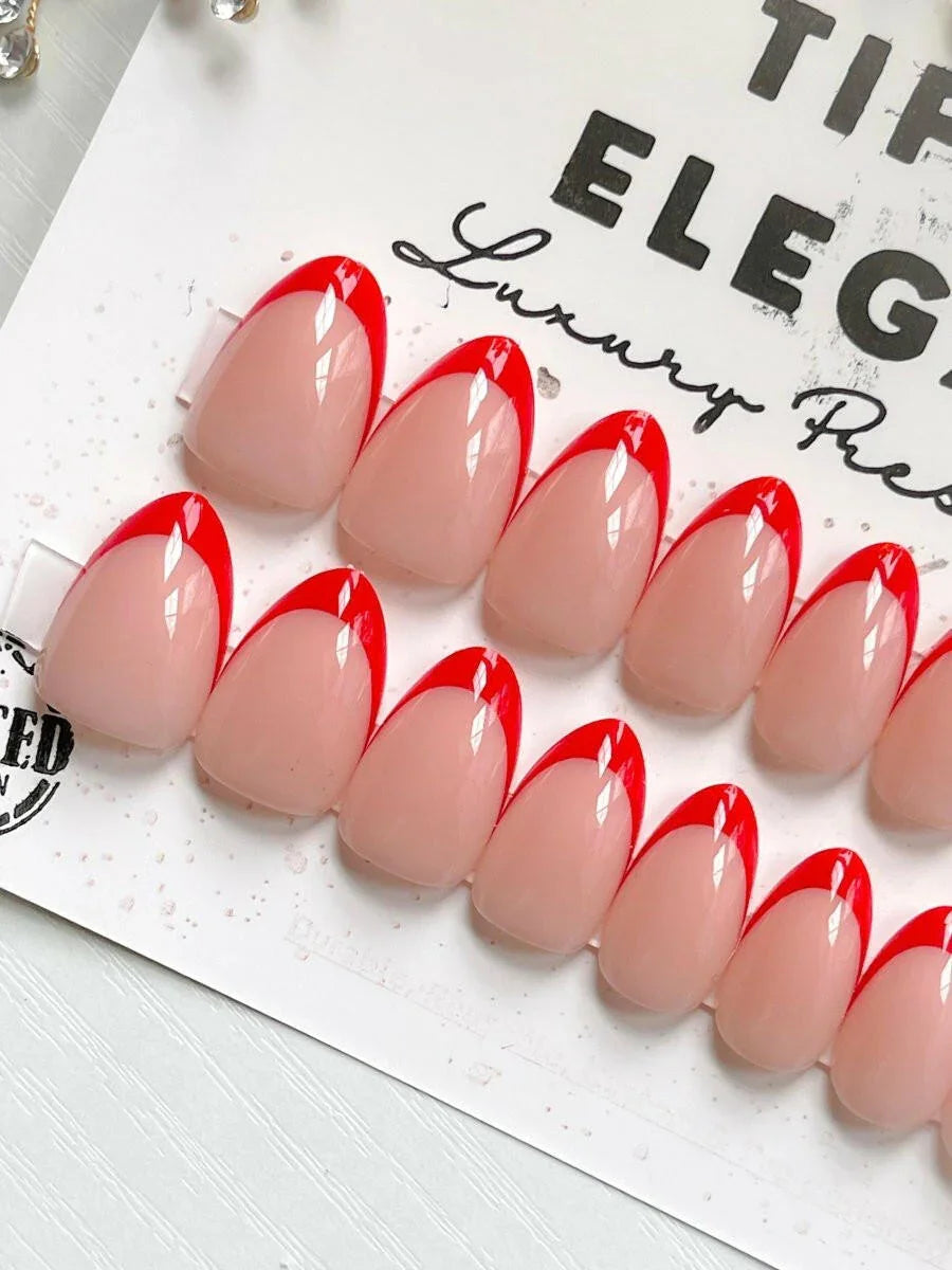 Noël Rouge | Ready to Ship Press-on Nail set |32 piece - Tips of Elegance