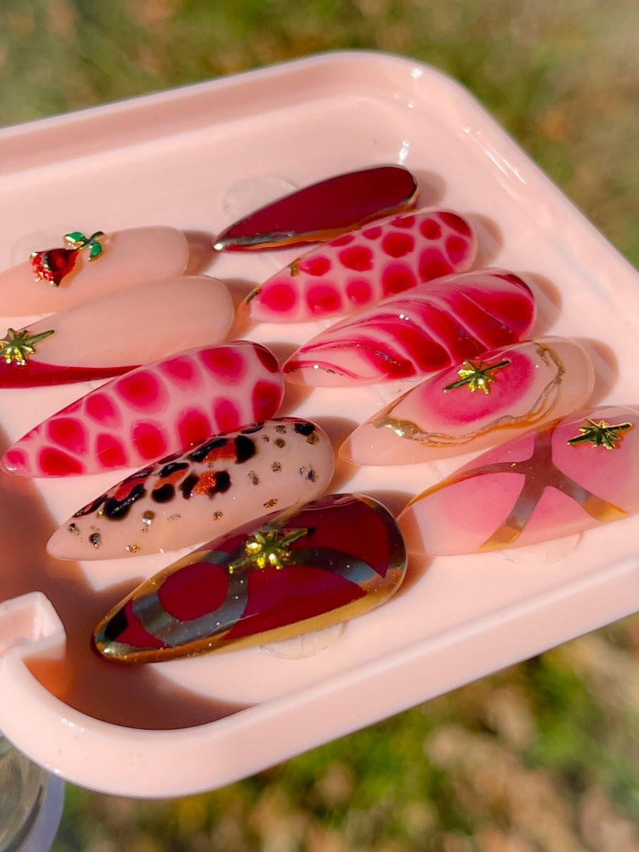 Lights Camera Action | Pre-Design Custom Press-on Nail Set - Tips of Elegance