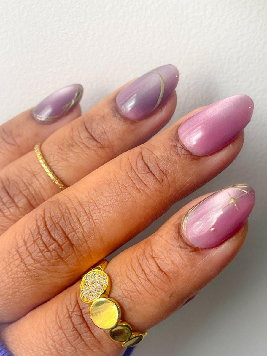 Custom Press-on Nail Design - Tips of Elegance