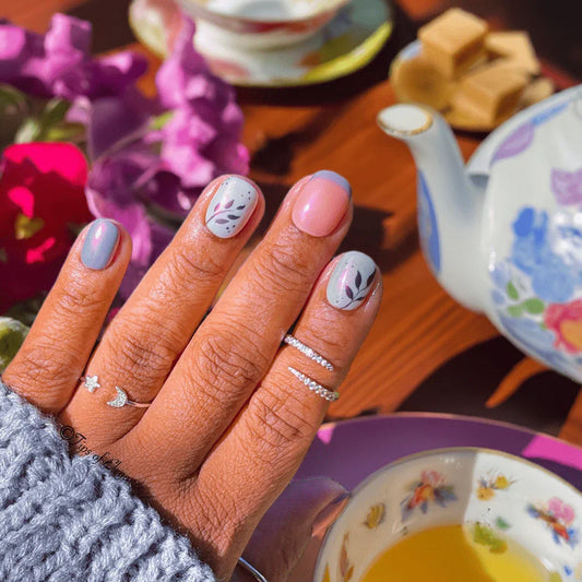 French Connection | Handmade Press-on Nail Set - Tips of Elegance