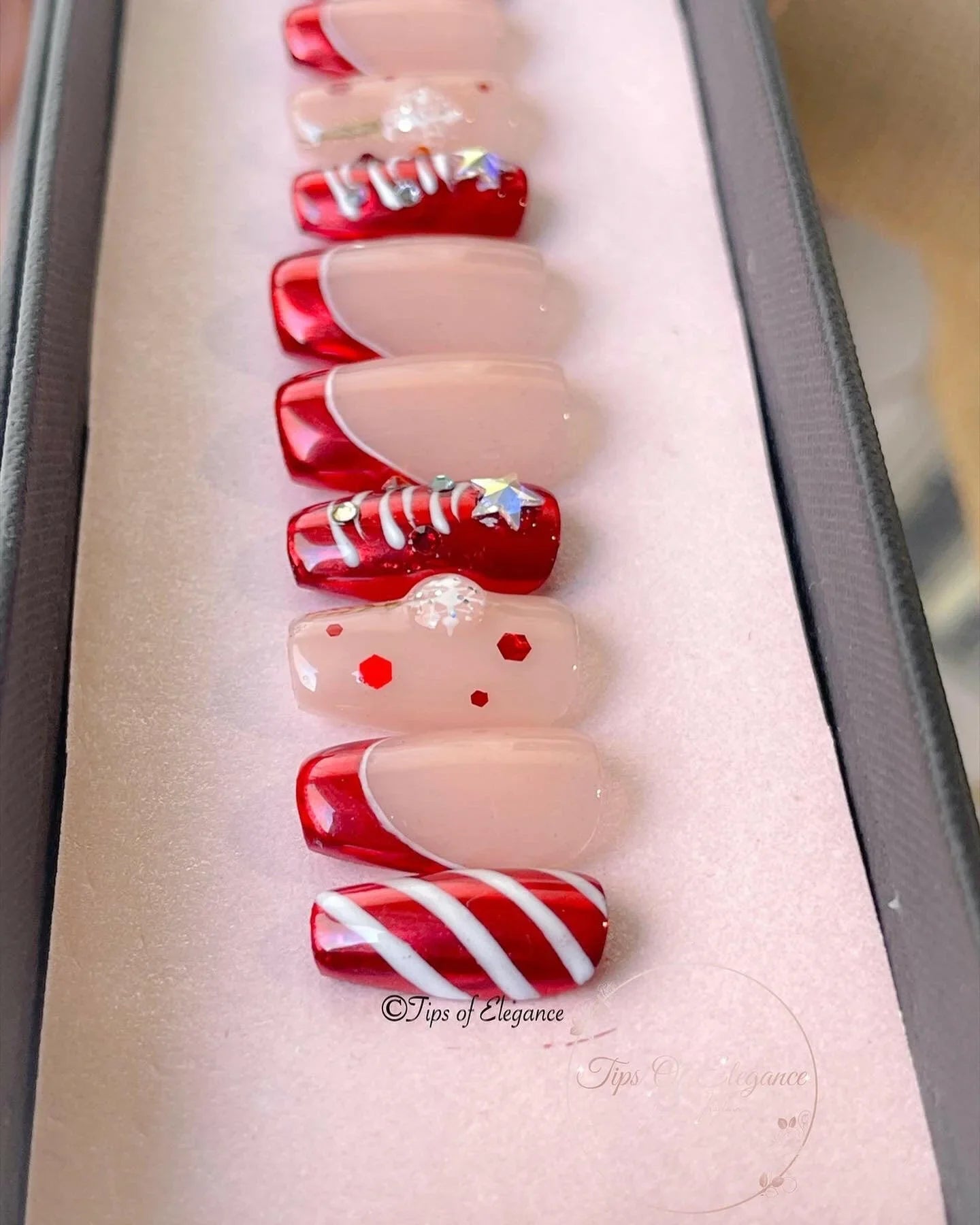 'Tis the Season | Christmas | Pre-Designed Custom Press-on Nail Set - Tips of Elegance