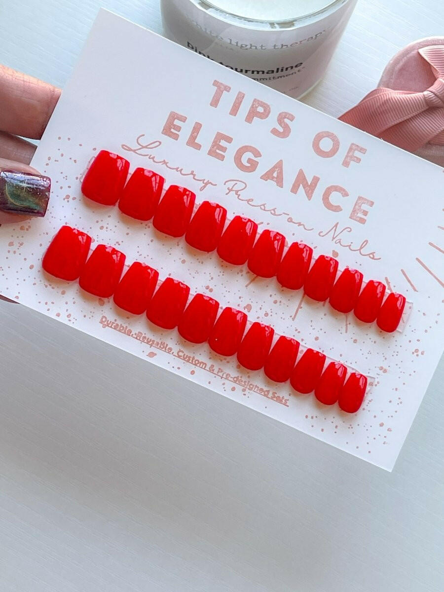 Pose | Ready to Ship Press-on Nails | 30 piece set - Tips of Elegance