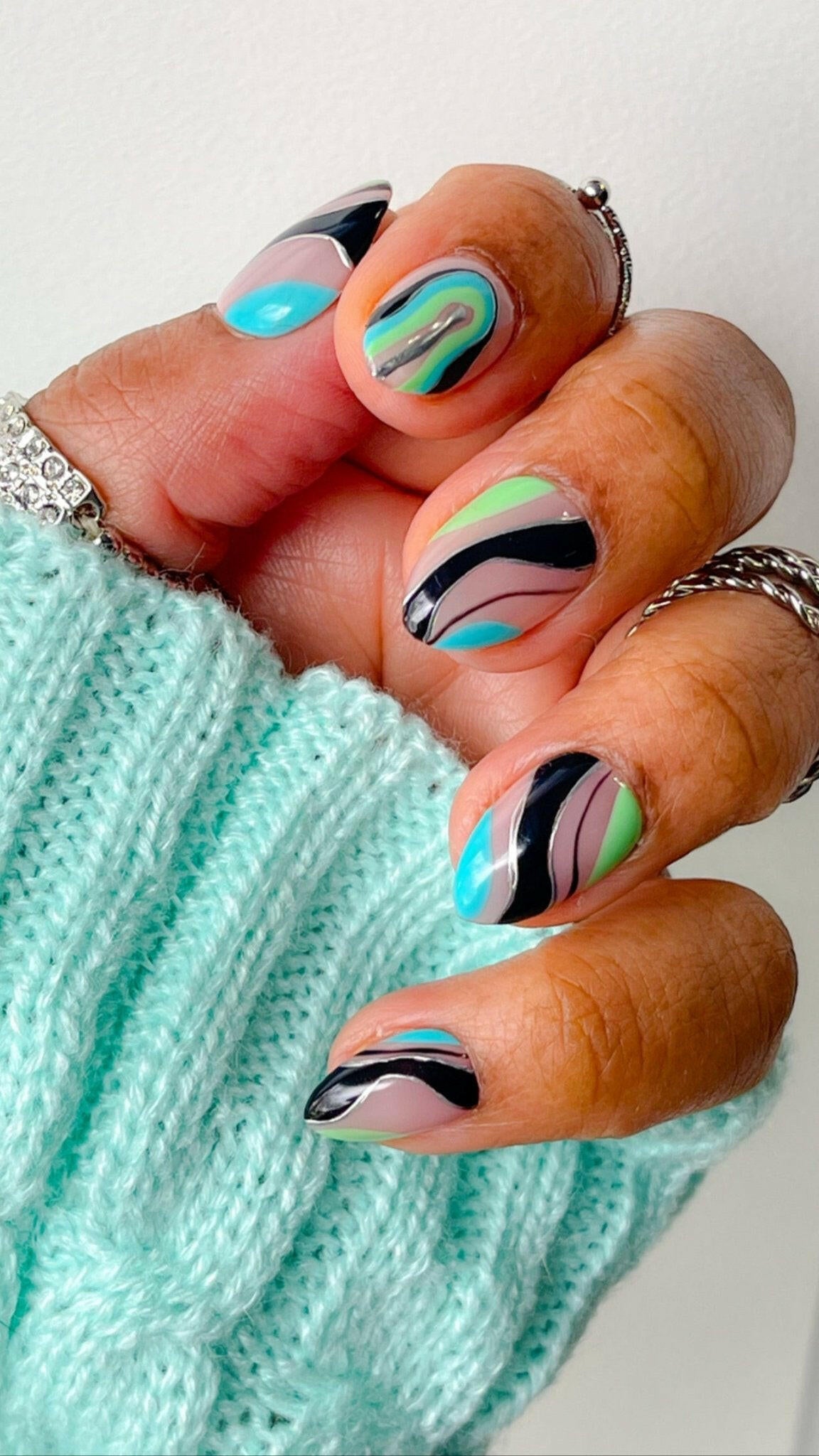 Whirl | Pre-Design Custom Press-on Nail Set - Tips of Elegance