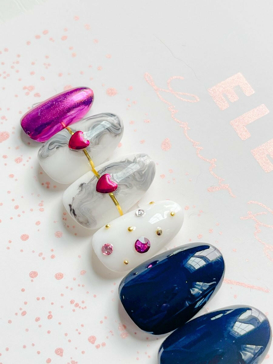 Be Mine | Valentine | Pre-Design Press-on Nail Set - Tips of Elegance