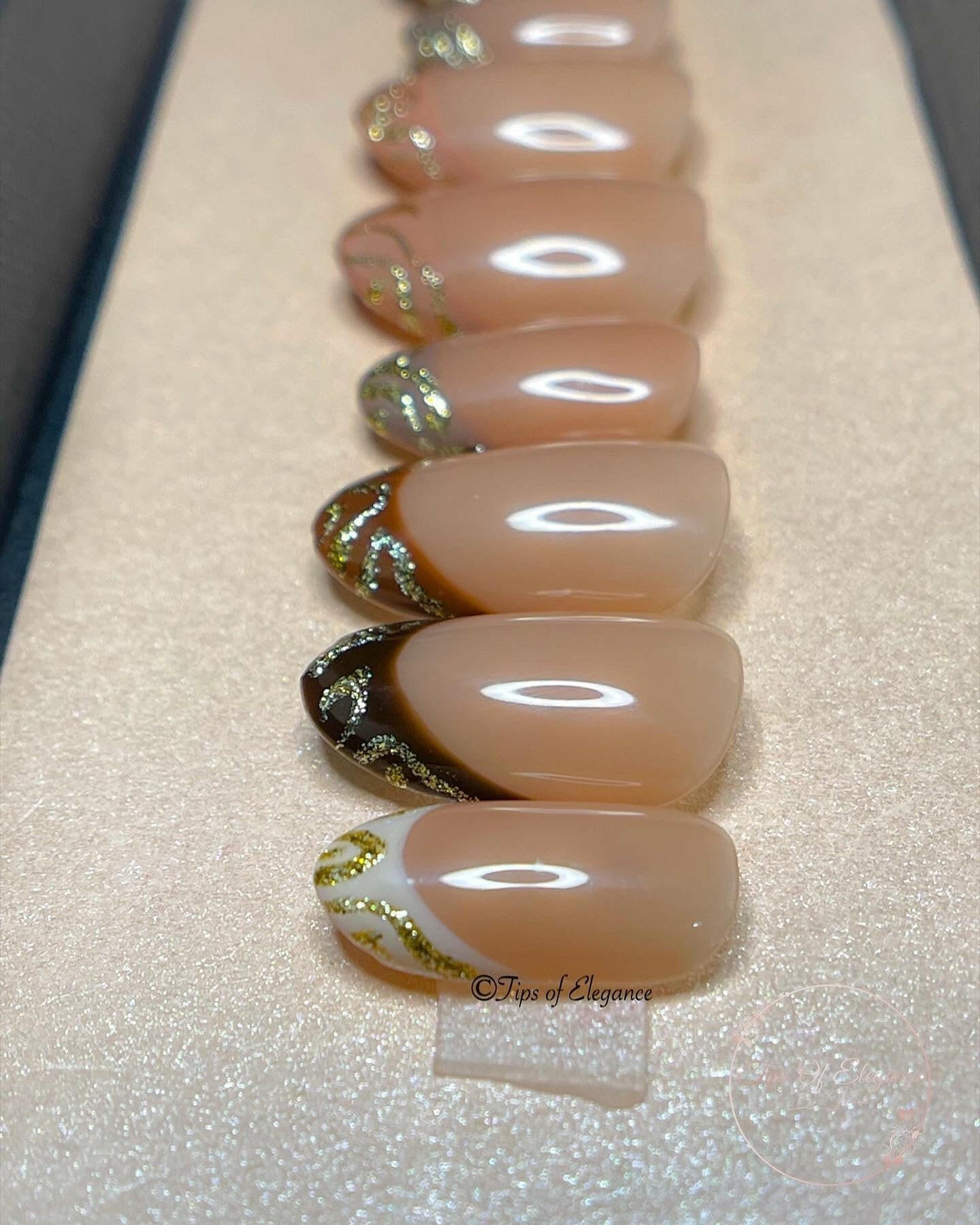 Mani-Chic | Pre-Design Custom Press-on Nail Set - Tips of Elegance