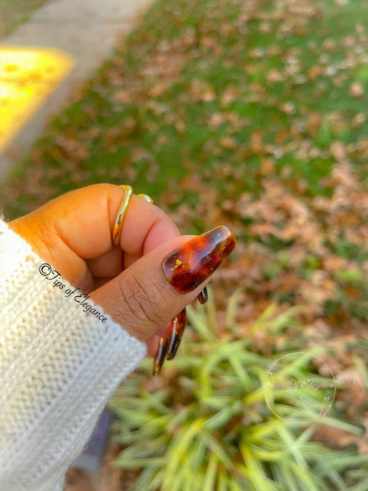 Jet Setter | Handmade Press-on Nail Set - Tips of Elegance