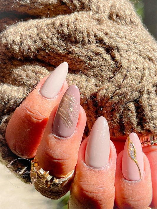 Elegance & Charm | Handmade Press-on Nail Set - Tips of Elegance