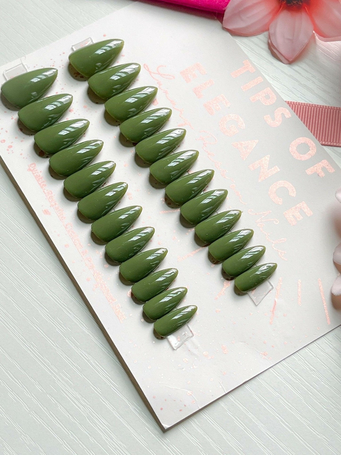Madagascar | Ready to Ship Press-on Nails | 24 piece set - Tips of Elegance
