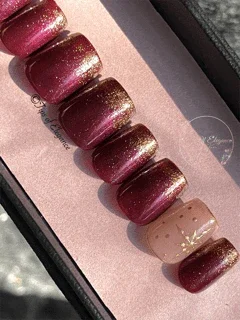 Golden New Year | Christmas | Pre-Design Custom Press-on Nail Set - Tips of Elegance