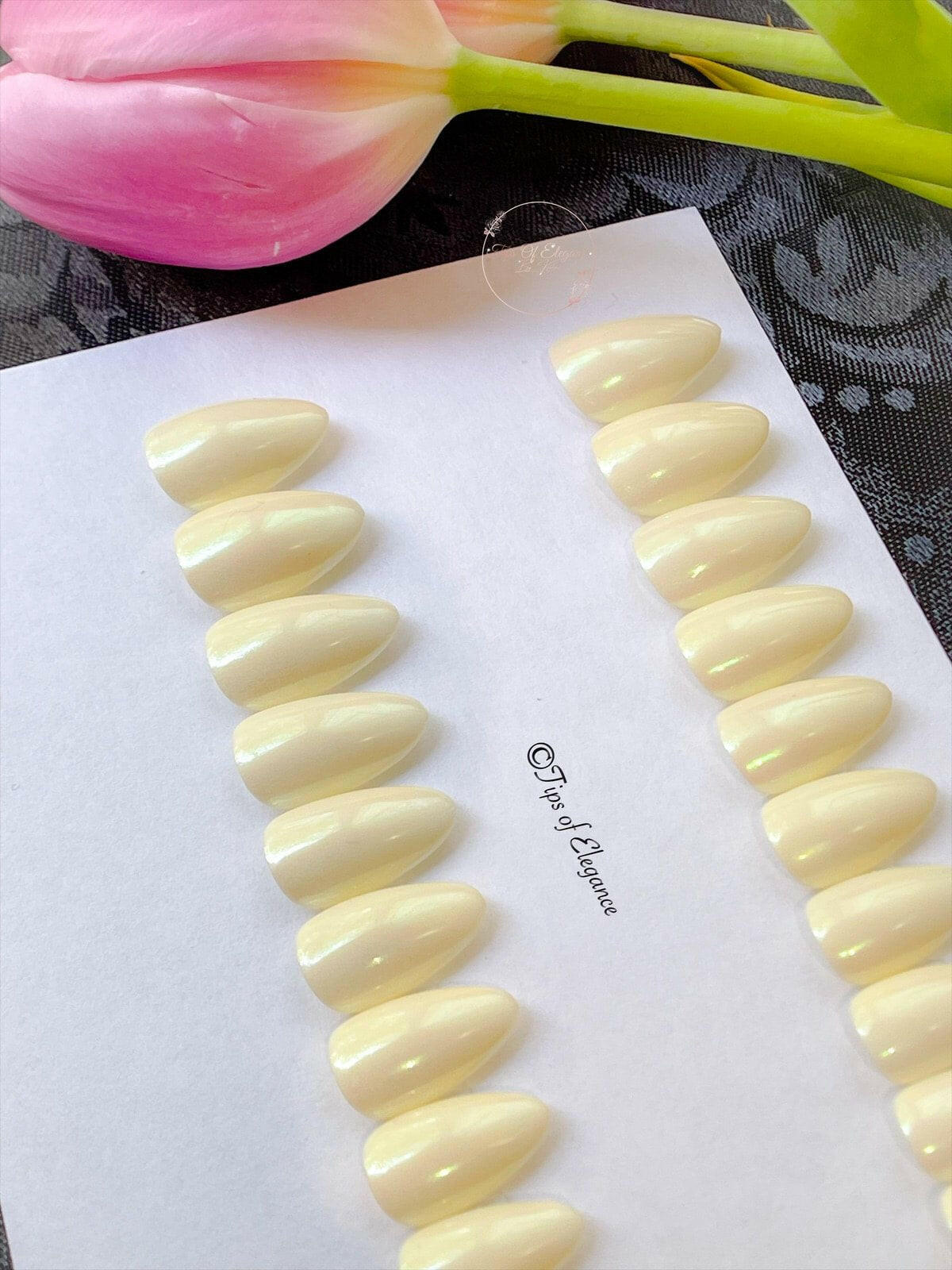 Cream Dream | Ready to Ship Press-on Nails | 24 piece set - Tips of Elegance