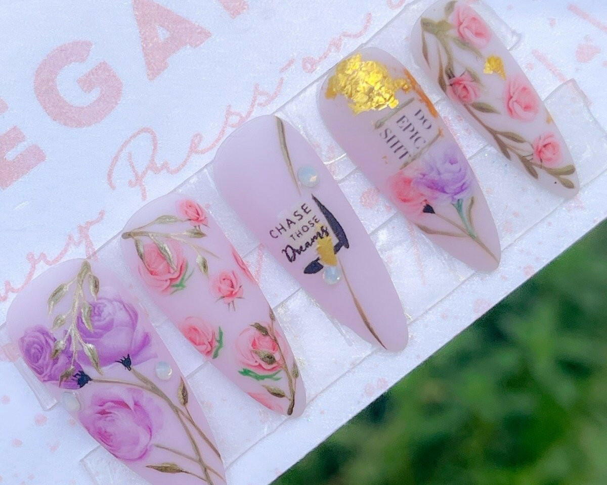 Custom Press-on Nail Design - Tips of Elegance