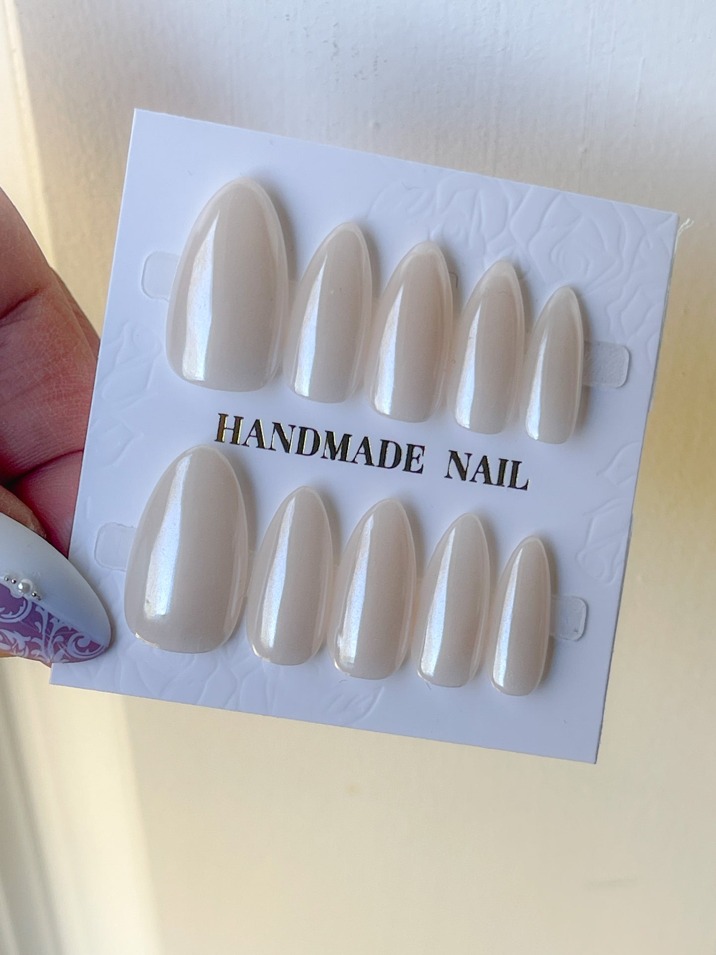 Ivory Veil | M MED ALMOND | Ready to Wear Luxury Press on Nails