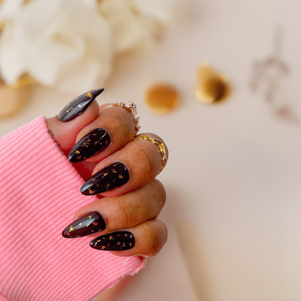 Angel Kisses | Foil | Pre-Designed Custom Press-on Nail Set - Tips of Elegance